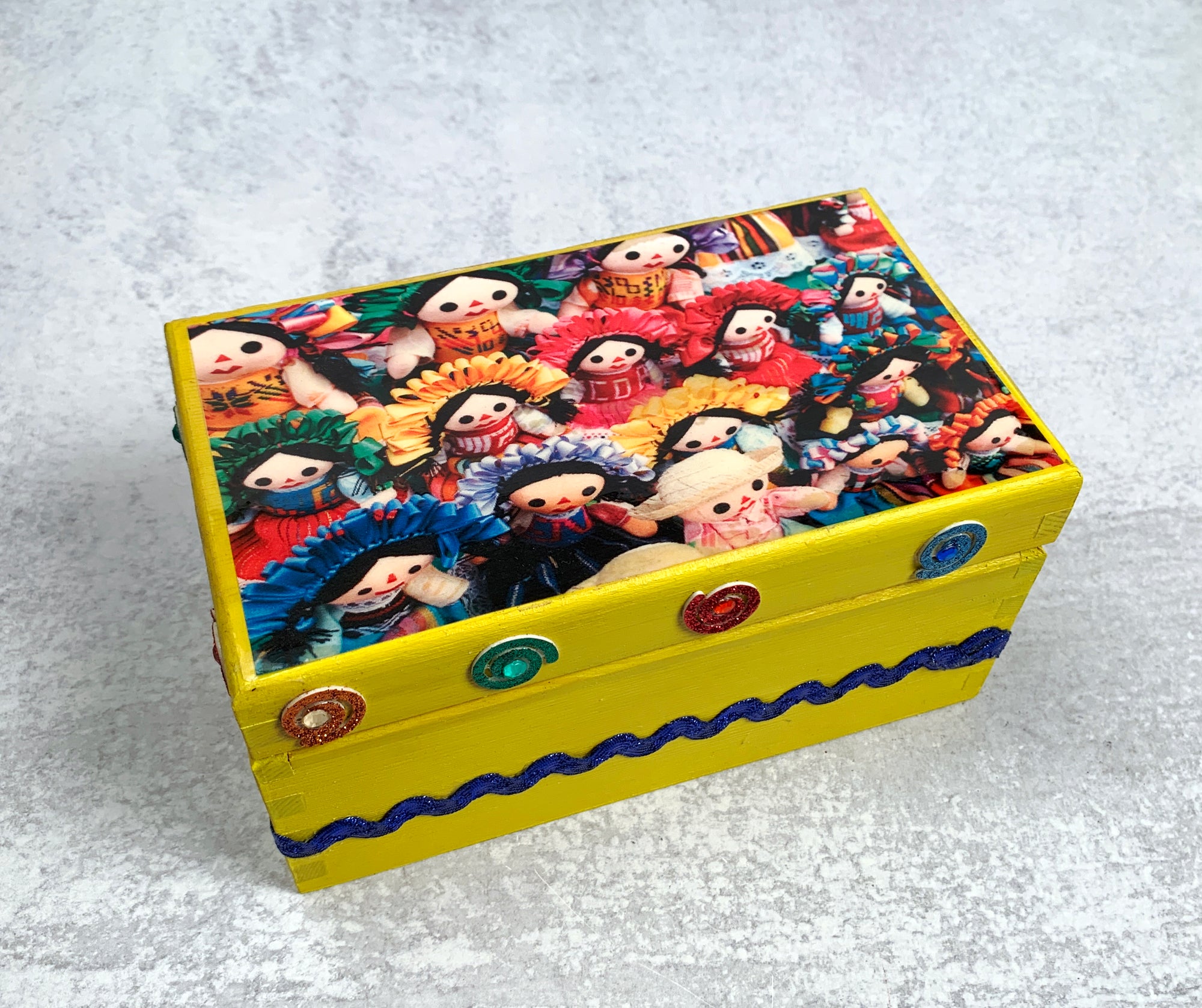 Muñecas Wooden Box