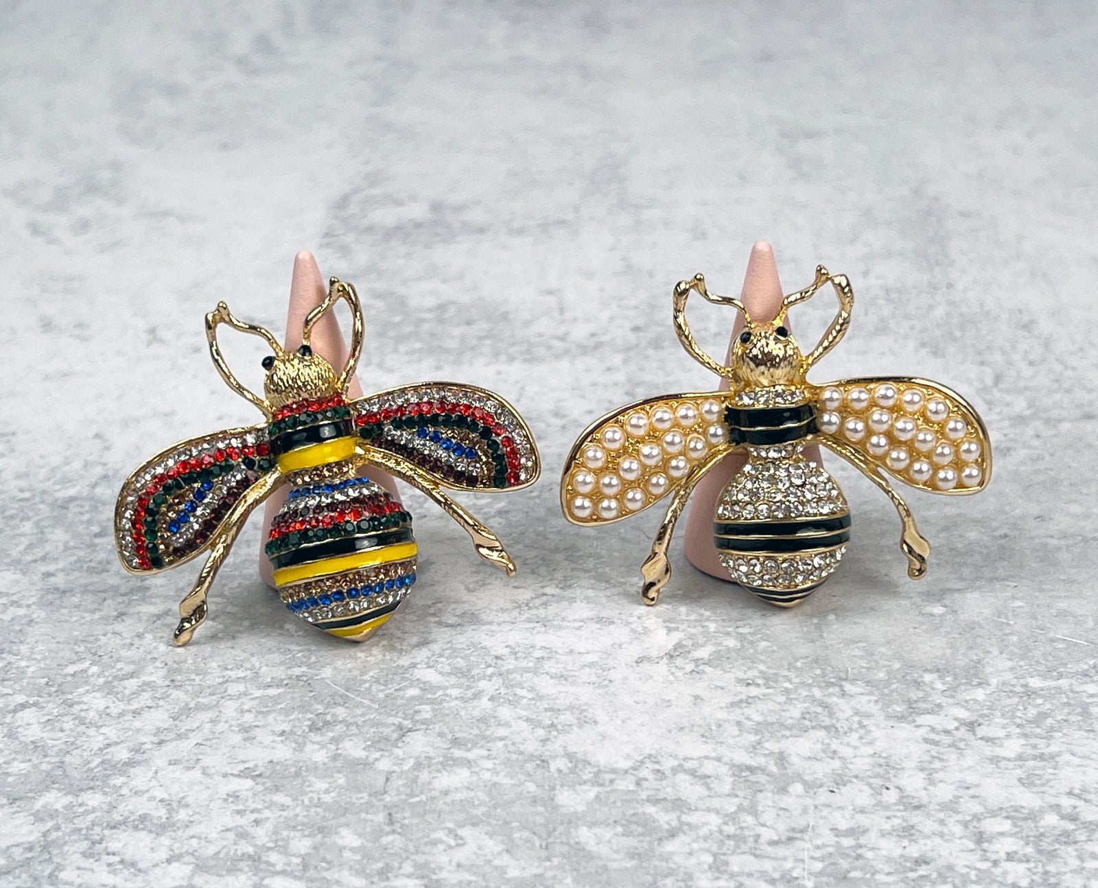 Enamel Bee Stretch Ring.