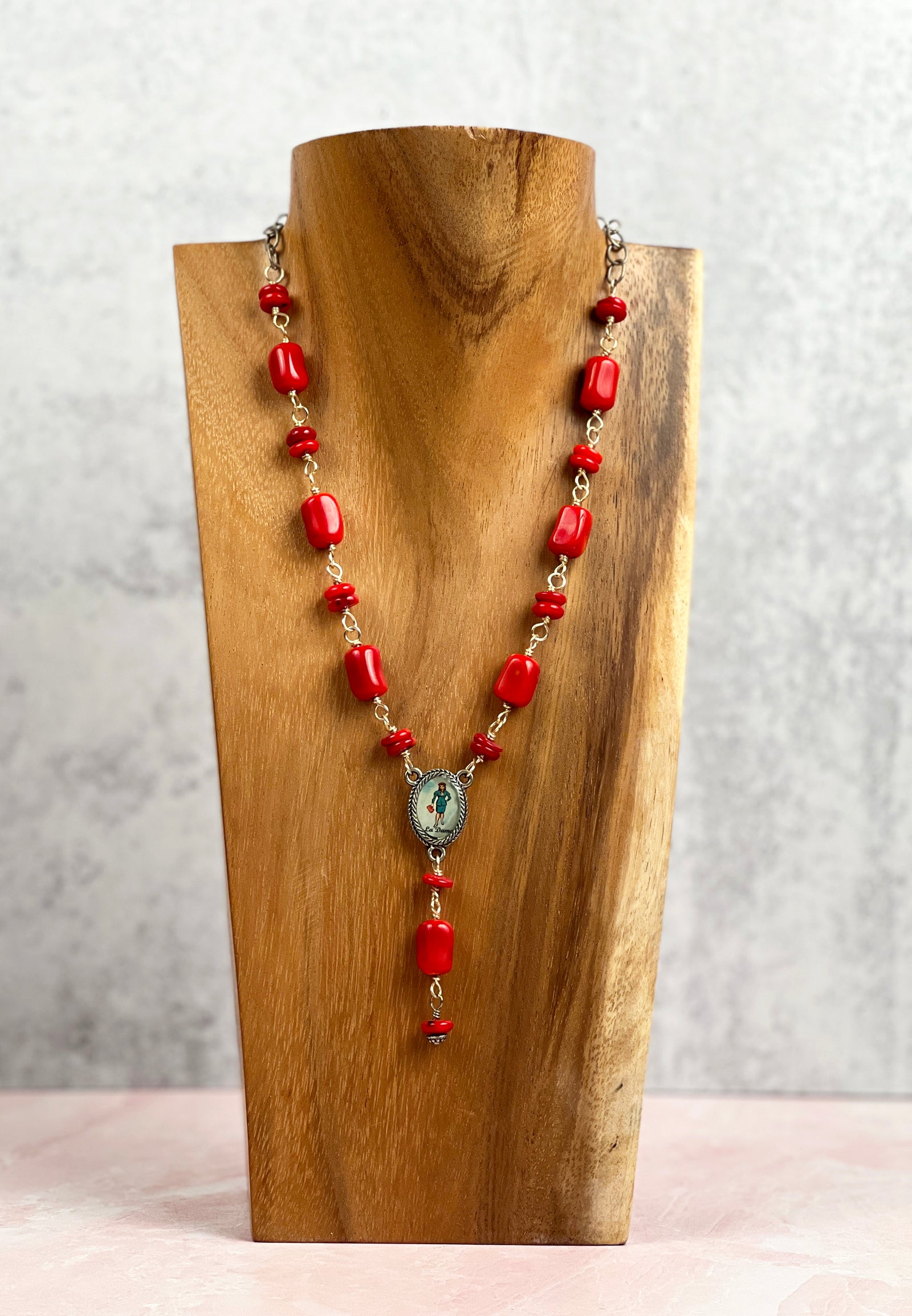 La Loteria 'la dama' Red Coral Necklace