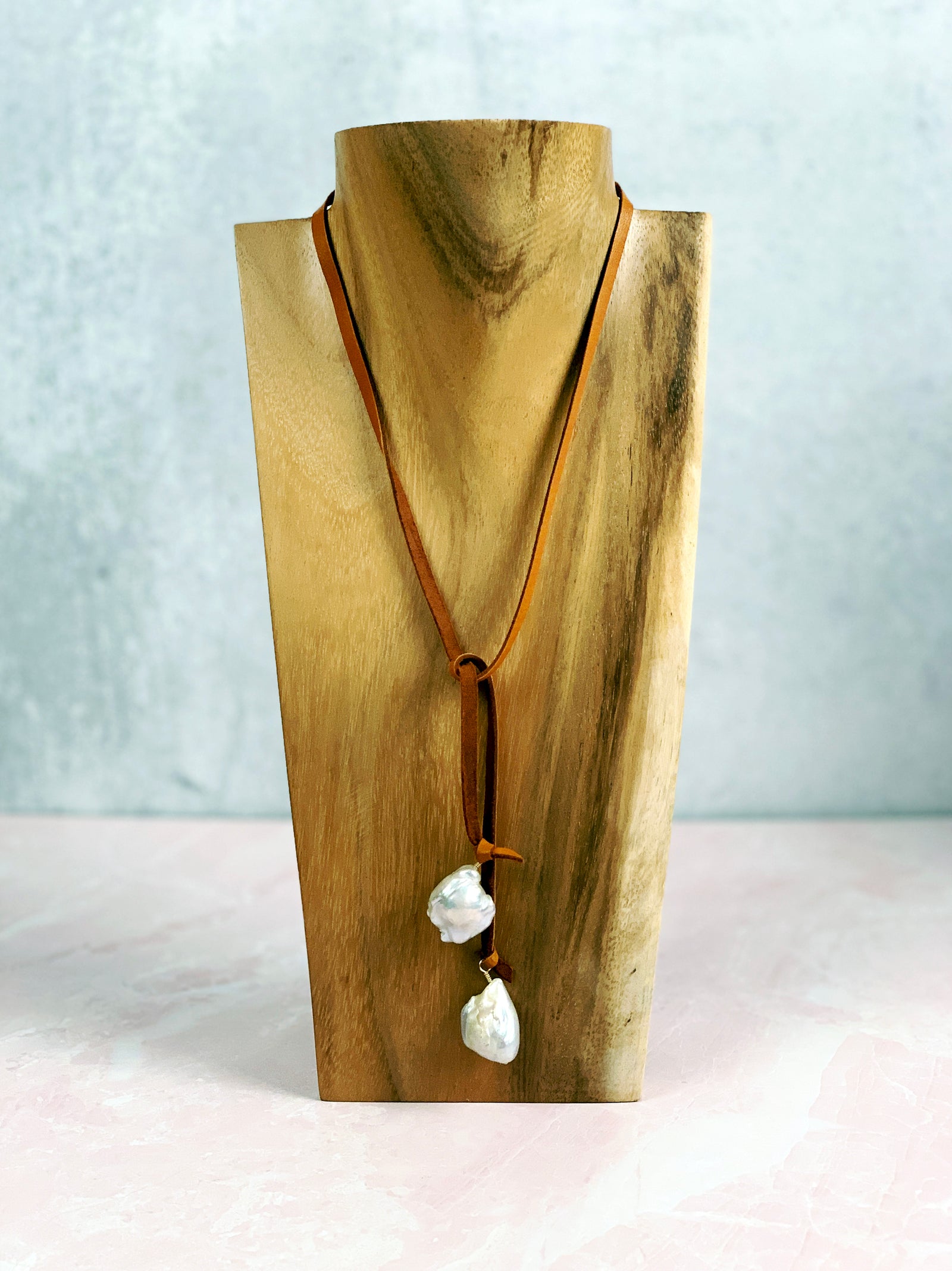 Baroque Beauty Leather Necklace